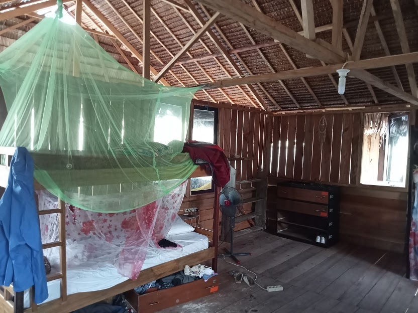 Female volunteers beach bungalow room